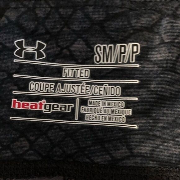 Awesome Under Armour Athletic Capris Small - Picture 2 of 3